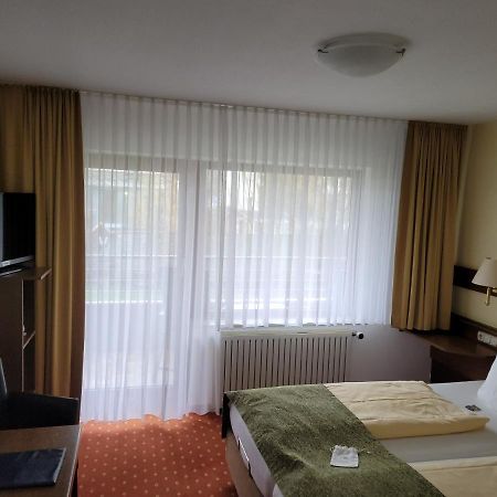 Kurparkhotel-Gemuend Екстериор снимка