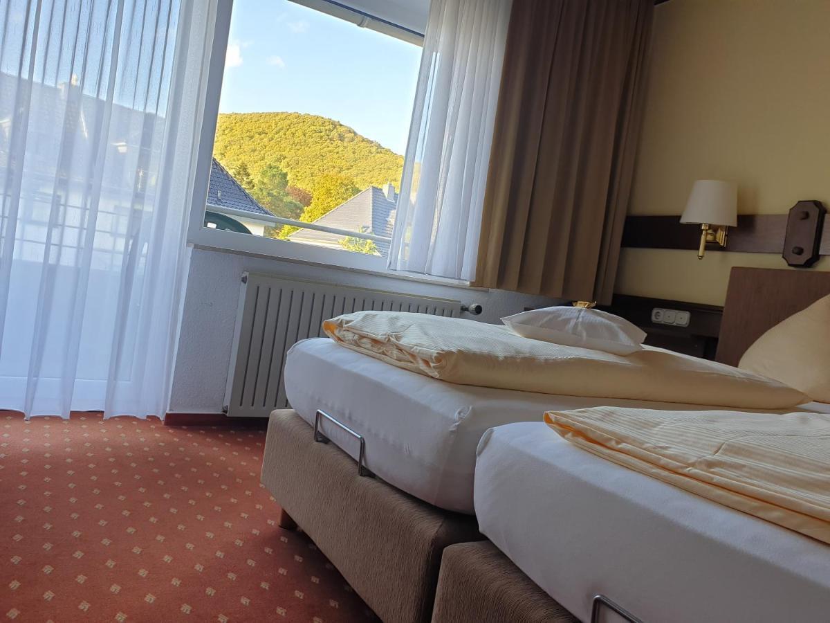 Kurparkhotel-Gemuend Екстериор снимка