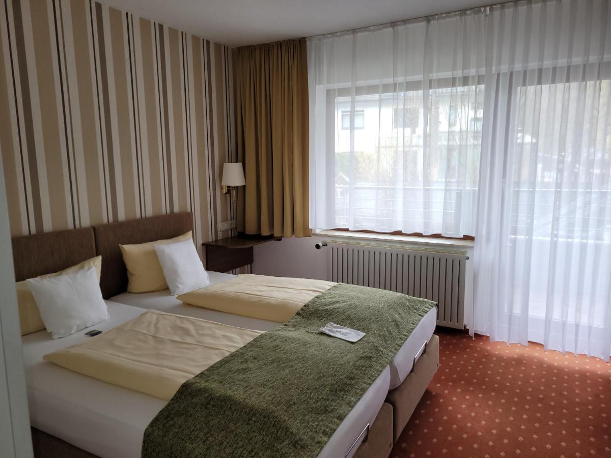 Kurparkhotel-Gemuend Екстериор снимка