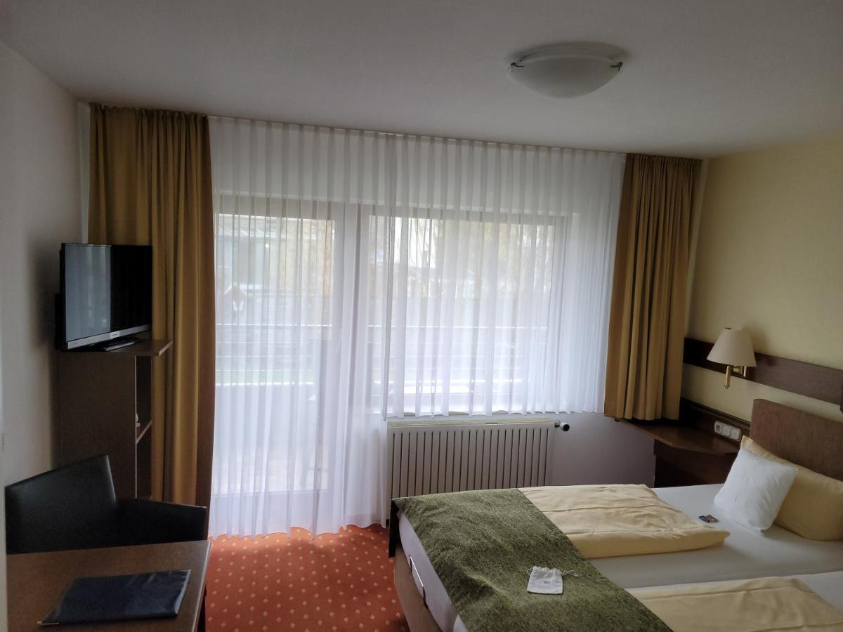 Kurparkhotel-Gemuend Екстериор снимка
