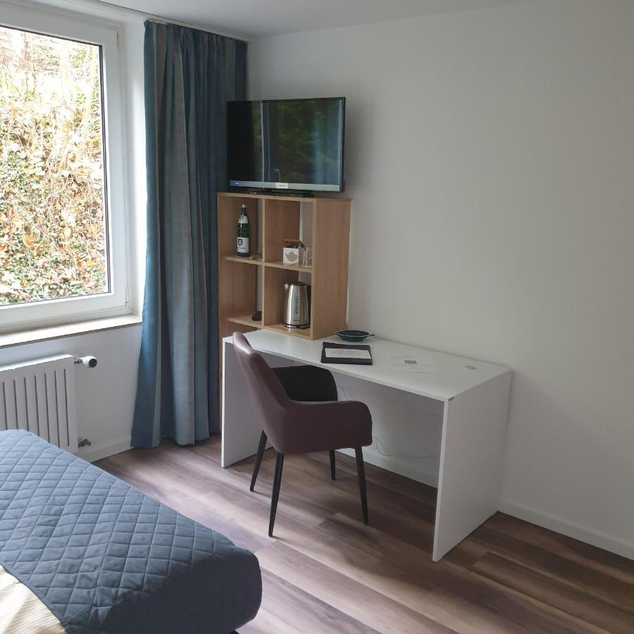Kurparkhotel-Gemuend Екстериор снимка