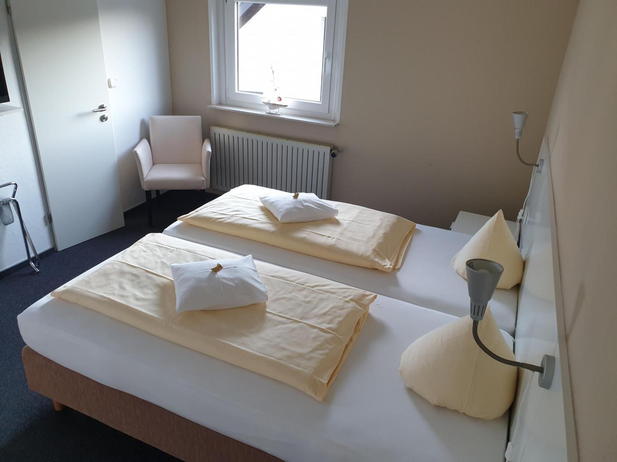 Kurparkhotel-Gemuend Екстериор снимка